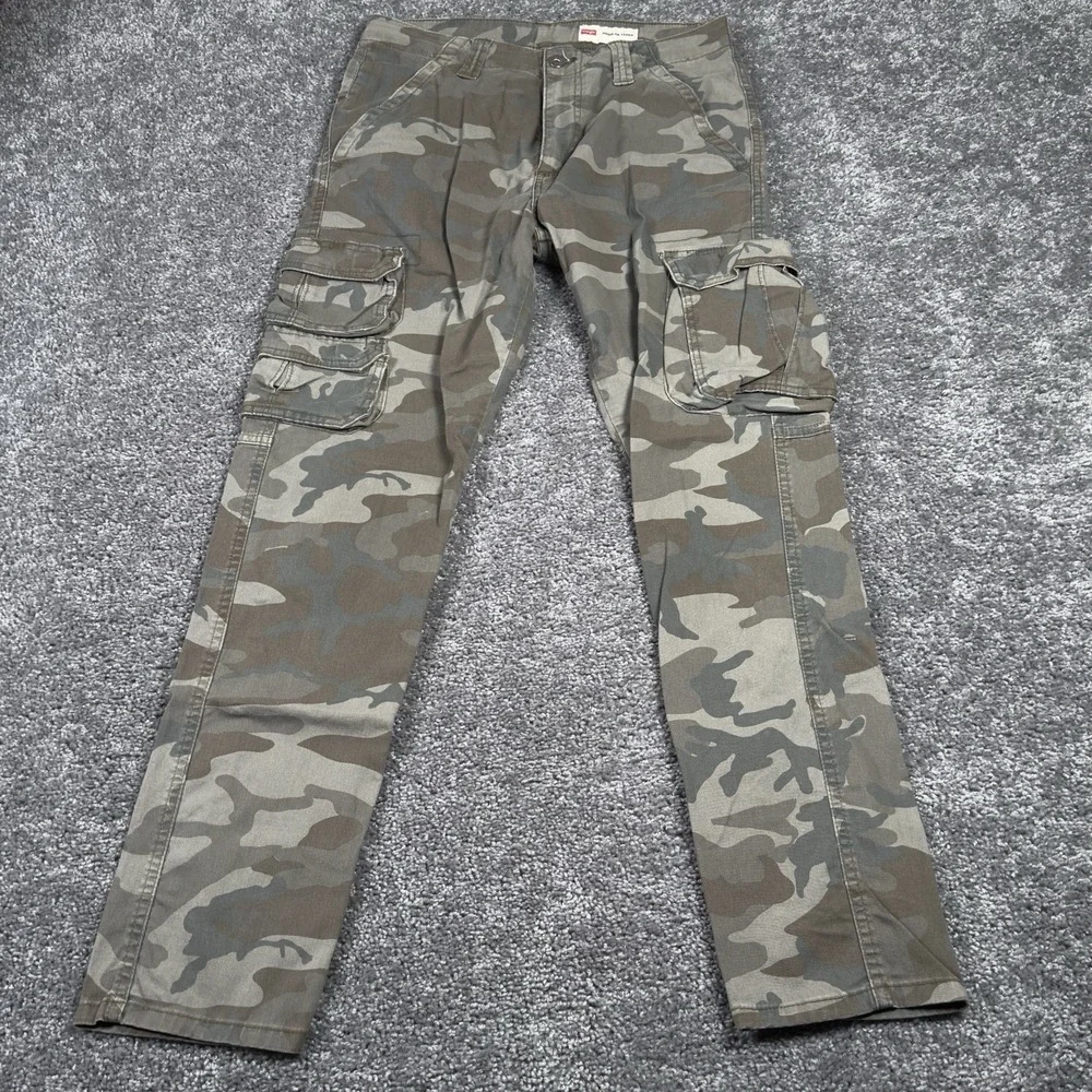Wrangler Men's Camo Cargo Pants GreenRegular Taper Leg Size 30x30 **READ**
